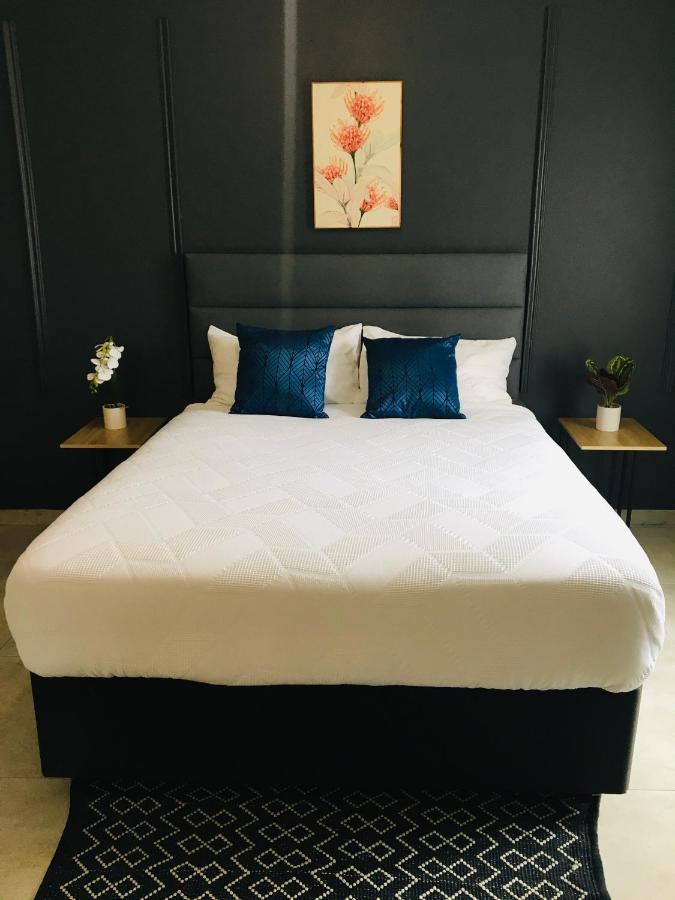 Black Rose Guesthouse Soweto Ngoại thất bức ảnh