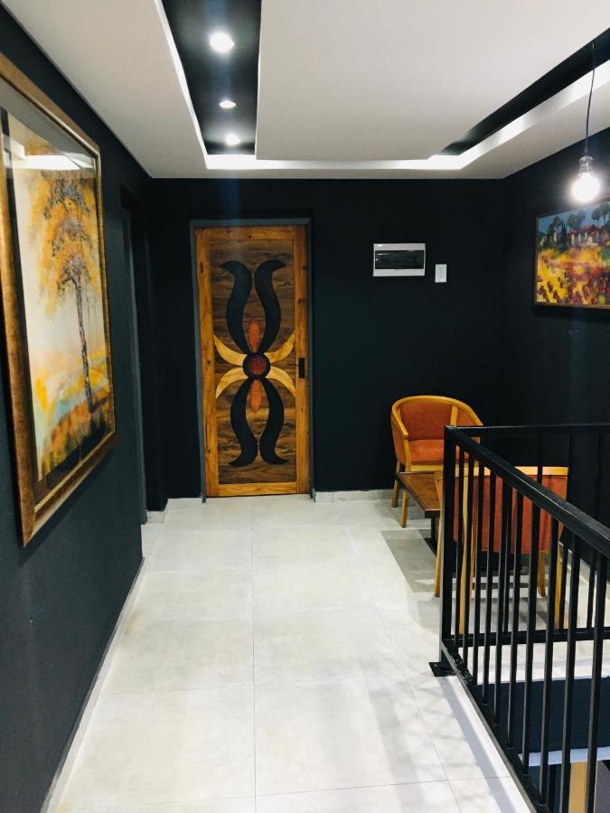 Black Rose Guesthouse Soweto Ngoại thất bức ảnh
