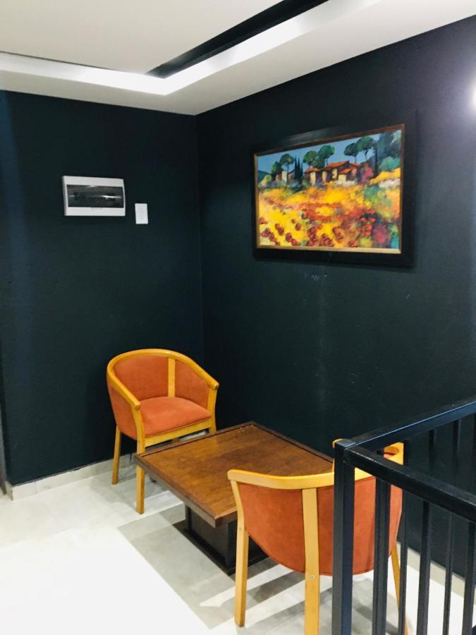 Black Rose Guesthouse Soweto Ngoại thất bức ảnh